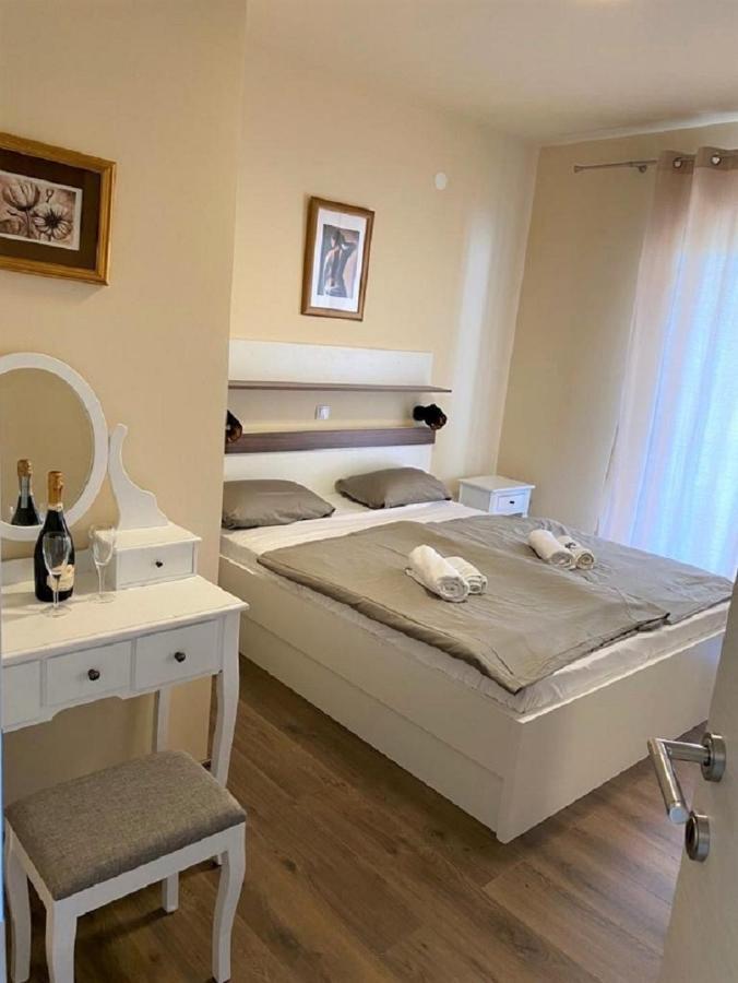 Guesthouse Mira Rab Town Buitenkant foto
