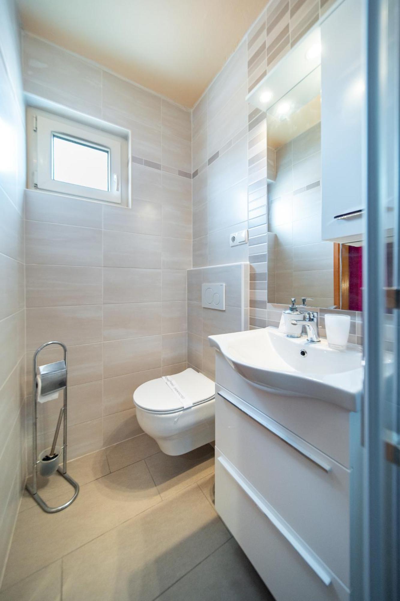 Guesthouse Mira Rab Town Kamer foto