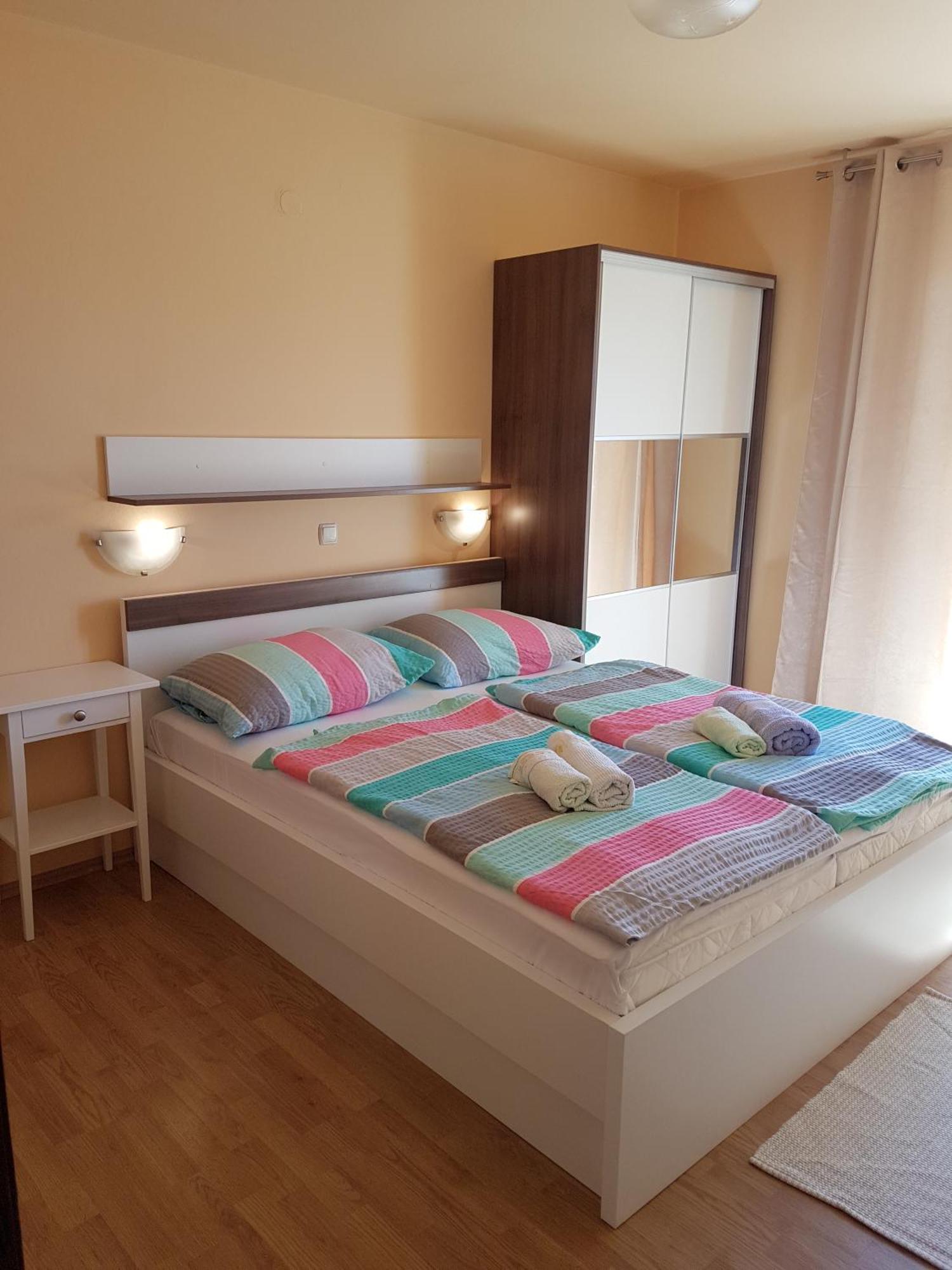 Guesthouse Mira Rab Town Kamer foto