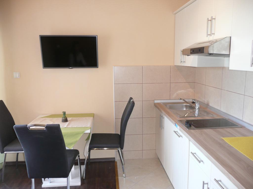 Guesthouse Mira Rab Town Buitenkant foto