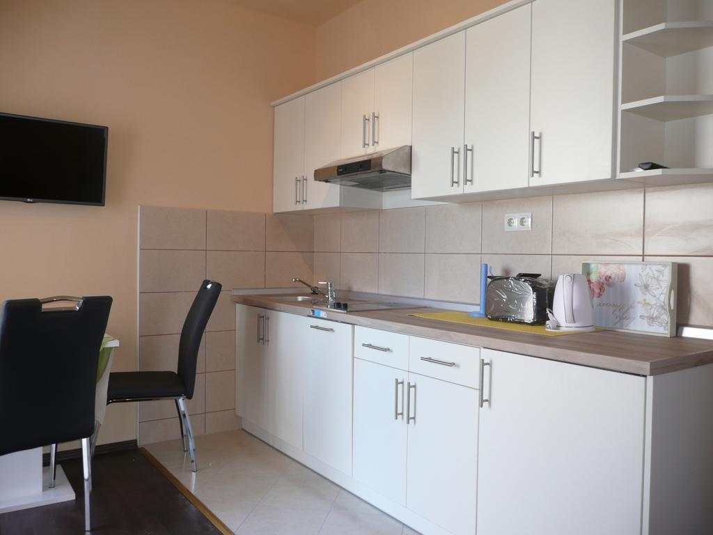 Guesthouse Mira Rab Town Buitenkant foto