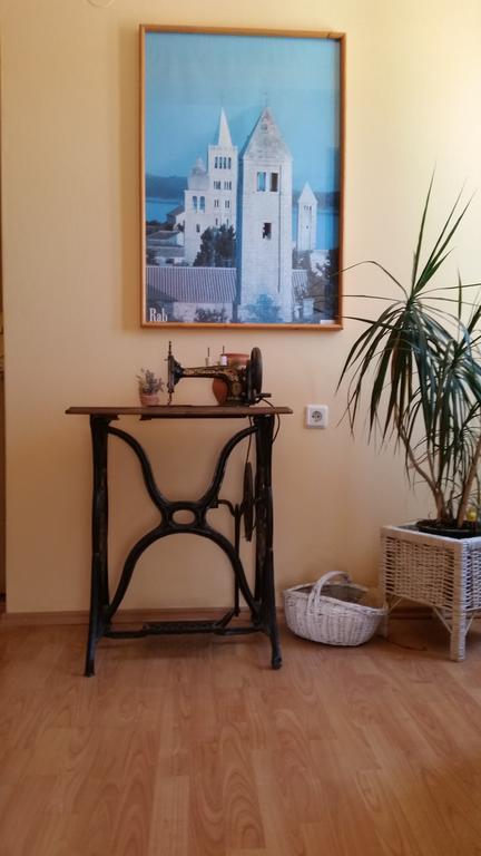 Guesthouse Mira Rab Town Buitenkant foto