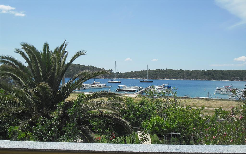 Guesthouse Mira Rab Town Buitenkant foto