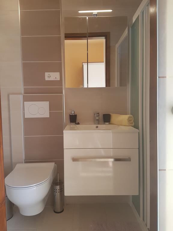Guesthouse Mira Rab Town Buitenkant foto