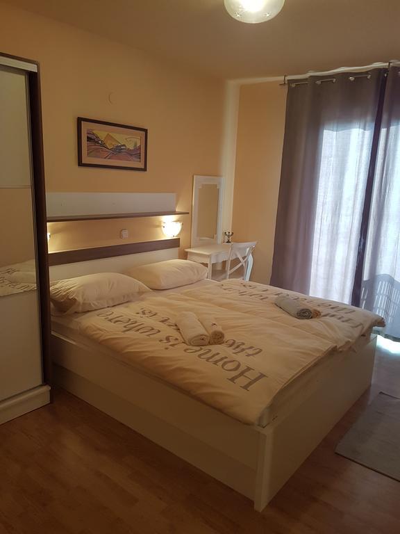 Guesthouse Mira Rab Town Buitenkant foto