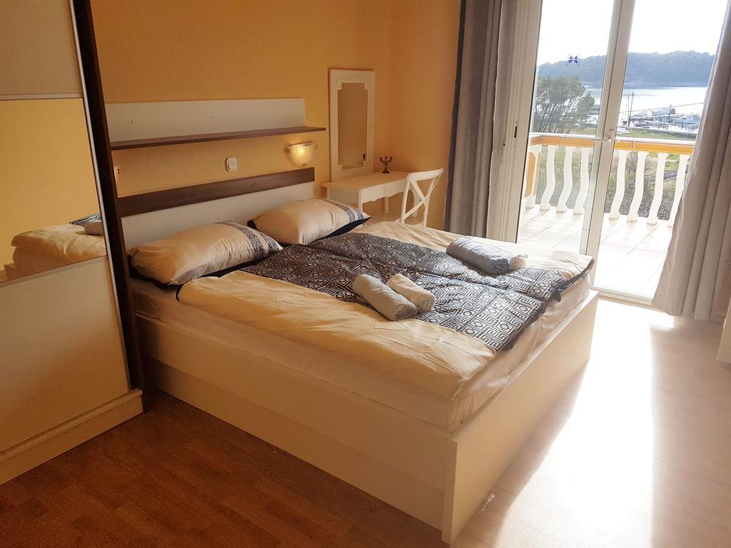 Guesthouse Mira Rab Town Buitenkant foto