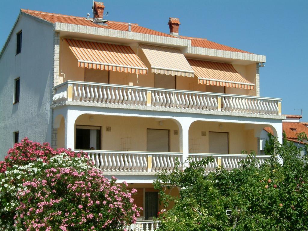 Guesthouse Mira Rab Town Buitenkant foto