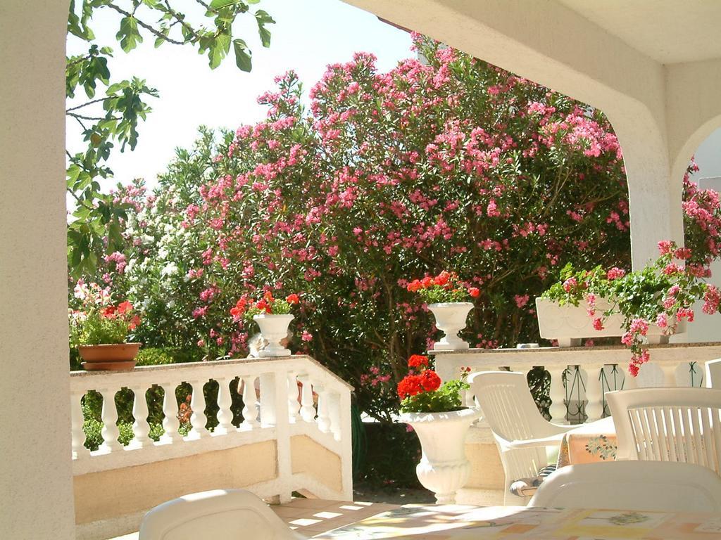 Guesthouse Mira Rab Town Buitenkant foto